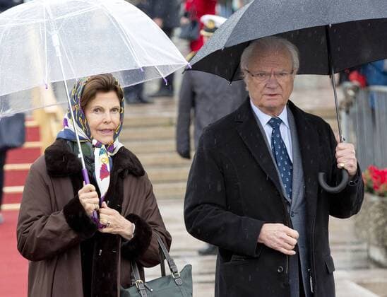 10-05-2017 Norway Royal guests arrive for a lunch at the Royal Yacht, Norge, to celebrate the 80th birthdays of King Harald V and Queen Sonja in Oslo. King Carl Gustaf and Queen Silvia  Copyright: xppe nieboerx