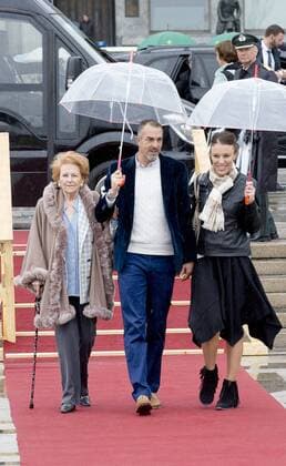 10-05-2017 Norway Royal guests arrive for a lunch at the Royal Yacht, Norge, to celebrate the 80th birthdays of King Harald V and Queen Sonja in Oslo. Lady Elizabeth Shakerley of Great Britain, Carlos Euguster and Desiree Kogevinas of Belgium  Copyright: xppe nieboerx