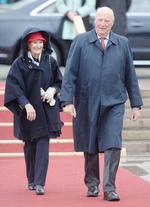 Norwegian King Harald V and Queen Sonja attend a luncheon to celebrate King Harald V and Queen Sonja s 80th birthdays at the Royal Yacht Norway in Oslo on May 5, 2017.  LON20170510103 RUNExHELLESTAD