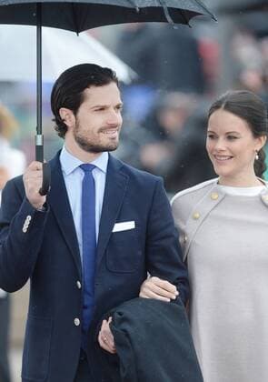 Bilder des Tages Swedish Prince Carl Philip and Princess Sofia attend a luncheon to celebrate King Harald V and Queen Sonja s 80th birthdays at the Royal Yacht Norway in Oslo on May 5, 2017.  LON20170510129 RUNExHELLESTAD