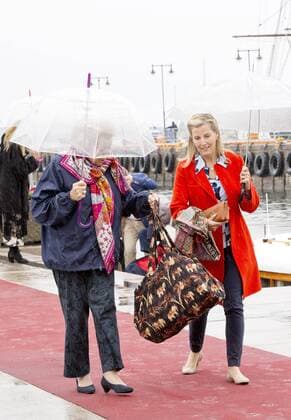 10-05-2017 Norge Royals leaving the Royal Yacht, Norge, to celebrate the 80th birthdays of King Harald V and Queen Sonja in Oslo. Princess Beatrix and Sophie, countess of Wessex (c) PPE Nieboer OSLO NORWAY  Copyright: xPPE NIEBOERx