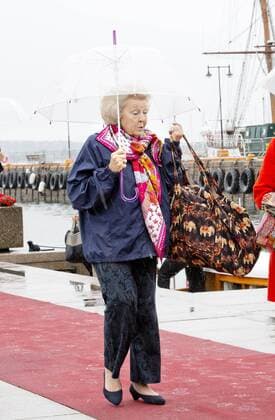 10-05-2017 Norge Royals leaving the Royal Yacht, Norge, to celebrate the 80th birthdays of King Harald V and Queen Sonja in Oslo. Princess Beatrix (c) PPE Nieboer OSLO NORWAY  Copyright: xPPE NIEBOERx