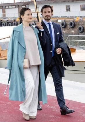 10-05-2017 Norge Royals leaving the Royal Yacht, Norge, to celebrate the 80th birthdays of King Harald V and Queen Sonja in Oslo. Prince Carl Philip and princess Sofia (c) PPE Nieboer Oslo Norway  Copyright: xppe nieboerx