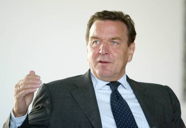 Interview mit Bundeskanzler Gerhard Schroeder , SPD . Berlin , 18.09.2003 , Berlin Deutschland Copyright: xThomasxKoehlerx