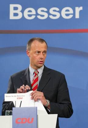 Friedrich Merz , CDU , stellvertretender CDU CSU-Fraktionsvorsitzender , bei der Vorstellung seines Steuerkonzepts in Berlin , 03.11.2003 , Berlin Deutschland Copyright: xThomasxKoehlerx