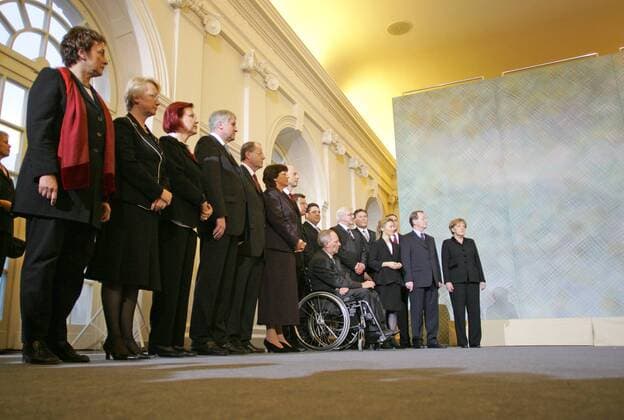 Kanzlerin Angela MERKEL mit ihren Ministern bei der Ernennung zu Ministern im Schloss Charlottenburg, Berlin 22.11.2005. , Berlin Deutschland Copyright: xUtexGrabowskyx