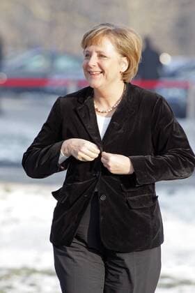 Angela MERKEL , Bundeskanzlerin und CDU Vorsitzende , Federal Chancellor and Chairman of the Christian Democratic Union (CDU), vor Beginn der Klausurtagung der Großen Koalition in Genshagen bei Berlin . 09.01.2006 , , , Genshagen Deutschland Copyright: xThomasxKoehxlerx
