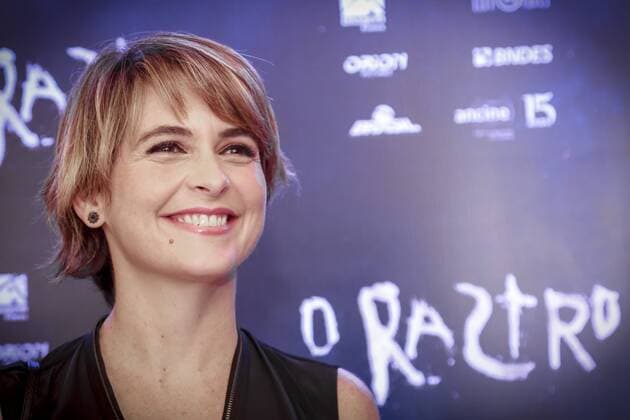 RIO DE JANEIRO, RJ - 10.05.2017: PRÉ ESTREIA DO FILME O RASTRO - Claudia Abreu, during the red carpet of the premiere of the film - O Rastro, national thriller starring Rafael Cardoso, Leandra Leal and directed by debutant director JC Feyer, at the Kinoplex of Shopping Rio Sul, Rio de Janeiro, RJ. x1318214x  AndréxHorta