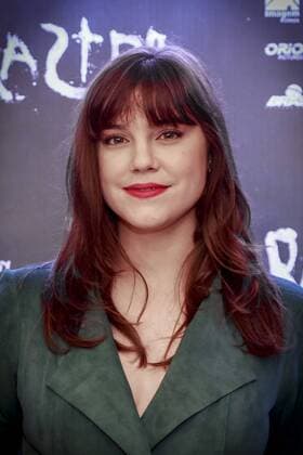 RIO DE JANEIRO, RJ - 10.05.2017: PRÉ ESTREIA DO FILME O RASTRO - Alice Wegmann, during the red carpet of the premiere of the film - O Rastro, a national thriller starring Rafael Cardoso, Leandra Leal and directed by debutant director JC Feyer, at the Kinoplex of Shopping Rio Sul in Rio de Janeiro, RJ. x1318222x  AndréxHorta