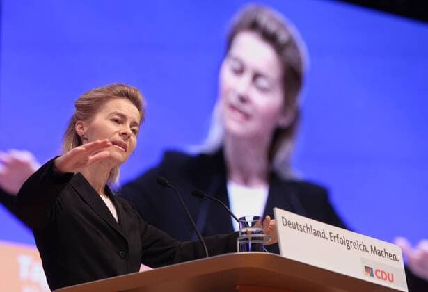 Ursula VON DER LEYEN , Bundesfamilienministerin , Federal Minister for Family Affairs. Auf dem Bundesparteitag der CDU in Dresden, 28.11.2006 , , , Dresden Deutschland Copyright: xUtexGrabowskyx