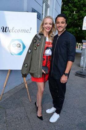 Janin Ullmann mit Ehemann Kostja Ullmann bei der Ankunft zum GQ Care Award 2017 im The Grand Bar und Club