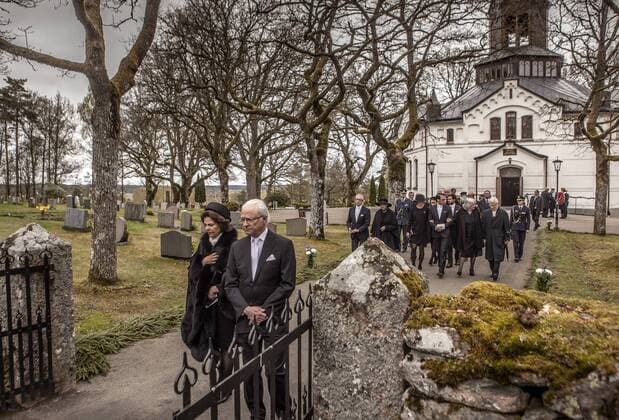 20170511 Sollebrunn Erska kyrka Niclas SilfverschiöldÂ s begravning H.M. Konung Carl XVI Gustaf H.M. Drottning Silvia FOTO JOACHIM NYWALL KOD0520002  - KP0520002