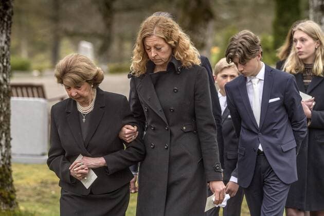 20170511 Sollebrunn Erska kyrka Niclas SilfverschiöldÂ s begravning Prinsessan Desiree och dottern Christina Louise FOTO JOACHIM NYWALL KOD0520002  - KP0520002