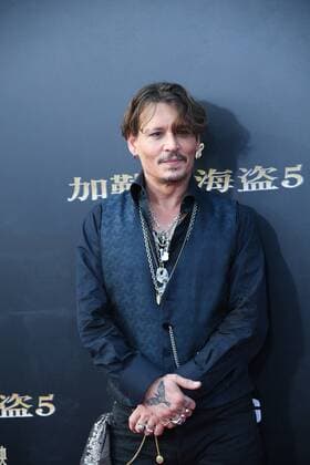 SHANGHAI, CHINA - MAY 11: American actor Johnny Depp attends the premiere of film Pirates of the Caribbean: Dead Men Tell No Tales at Shanghai Disneyland Park on May 11, 2017 in Shanghai, China  Copyright: xVCGx CFP45111100348782