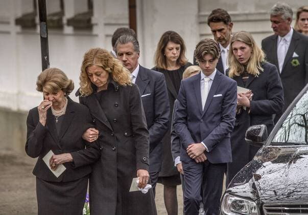 Funeral of Niclas Silfverschiöld 2017-05-11 Christina de Suede;Princesse Desiree de Suede;Hans De Geer;Carl Silfverschiold (Desiree de Suede s son) Sollebrunn Sweden  516249