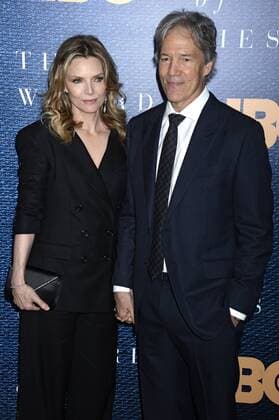 Michelle Pfeiffer mit Ehemann David E. Kelly bei der Premiere des HBO TV-Movies The Wizard of Lies im Museum of Modern Art. New York, 11.05.2017 Foto:xD.xVanxTinex xFuturexImage