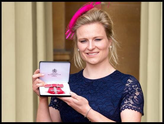 . 12 05 2017. London, United Kingdom. Investitures at Buckingham Palace. Hollie Webb, hockey player awarded an MBE by the Duke of Cambridge at the Investiture ceremony at Buckingham Palace.  xPetexMaclainex xi-Imagesx IIM-15106-0034