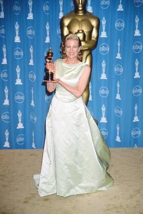 March 23, 1998 - Los Angeles, CA, USA - NEW YORK - MAR 23: Kim Basinger, Oscar Winner at the 70th Annual Academy Awards at the Shrine Auditorium on March 23, 1998 in Los Angeles, CA Los Angeles USA - ZUMAb170 19980323_zap_b170_001 Copyright: xKayxBlakex