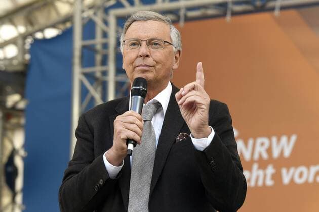 Bilder des Tages Wolfgang Bosbach bei der Abschlussveranstaltung der CDU im NRW Wahlkampf auf dem Abteiplatz. Aachen, 13.05.2017 Foto:xJ.xKrickx xFuturexImage