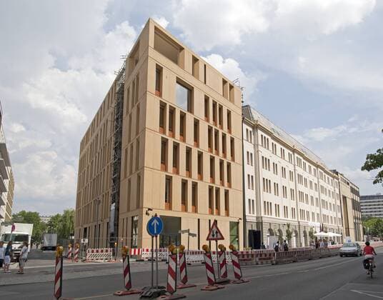 Neuer Dienstsitz des Bundesministerium fuer Umwelt, Naturschutz und Reaktorsicherheit, Stresemannstr. 128. Als erste Bundesbehoerde ueberhaupt wird das BMU in einem Niedrigenergie- und Passivhaus untergebracht sein. Berlin Deutschland Copyright: xThomasxKoehlerx