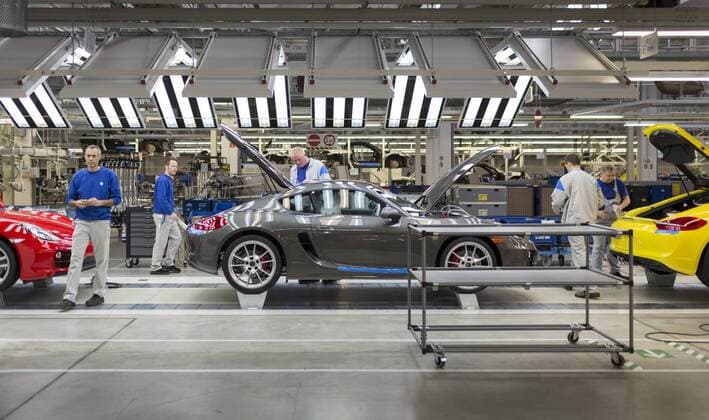 Produktion des Porsche Cayman im Volkswagen AG Werk. Osnabrueck, 27.06.2013. Osnabrueck Deutschland Copyright: xRaphaelxHuenerfauthx