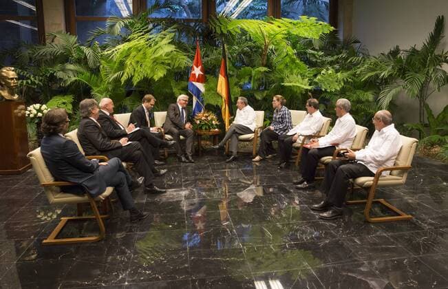 Bundesaussenminister Frank-Walter Steinmeier, SPD, trifft Praesident von Kuba, Raul Castro, im Staatsratsgebaeude in Havanna. Havanna Kuba 16.07.2015 Havanna Kuba Copyright: xThomasxImox