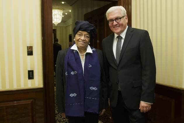 Bundesaussenminister Frank-Walter Steinmeier, SPD, trifft die Praesidentin von Liberia, Ellen Johnson Sirleaf. Berlin, 17.09.2015. Berlin Deutschland Copyright: xThomasxTrutschelx