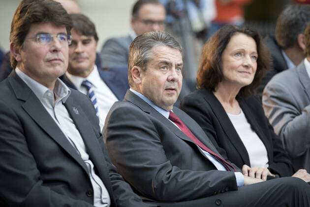 Bundesaussenminister Sigmar Gabriel, SPD, nimmt an der Auszeichnung des Deutschen Fußball-Botschafters 2017 teil. 16.05.2017, Berlin. Berlin Deutschland Copyright: xIngaxKjerx