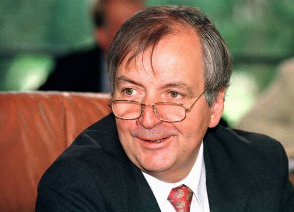 Klaus Toepfer, Bundesbauminister, CDU, waehrend der Kabinettssitzung in Bonn, 11.06.1997, Bonn Deutschland Copyright: xThomasxImox