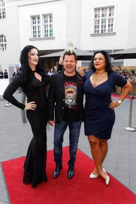 Sheila Wolf und Ingo Appelt mit Frau Sonja Appelt - Premiere The Addams Family im Admiralspalast in Berlin am 17.05.2017. Premiere The Addams Family