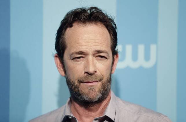 Luke Perry arrives on the red carpet at the 2017 CW Upfront at the London Hotel on May 18, 2017 in New York City.  NYP20170518128 JOHNxANGELILLO