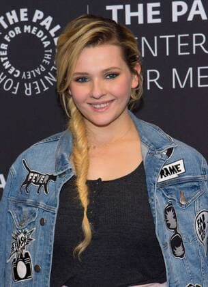 May 18, 2017 - Beverly Hills, California, USA - Abigail Breslin attends The Paley Center for Media presentation of the new ABC Musical Dirty Dancing at Paley the Center for Media on May 18th, 2017 in Beverly Hills, California.Photo:Tony Lowe Globephotos Beverly Hills USA - ZUMAg198 20170518_zaa_g198_034 Copyright: xALowex
