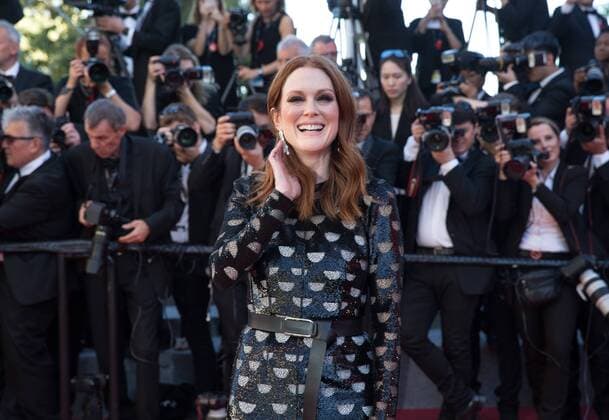(170519) -- CANNES (FRANCE), May 19, 2017 -- U.S. actress Julianne Moore poses on the red carpet for the screening of the film Okja in competition at the 70th Cannes International Film Festival in Cannes, France, on May 19, 2017. ) FRANCE-CANNES-INTERNATIONAL FILM FESTIVAL-OKJA XuxJinquan 
