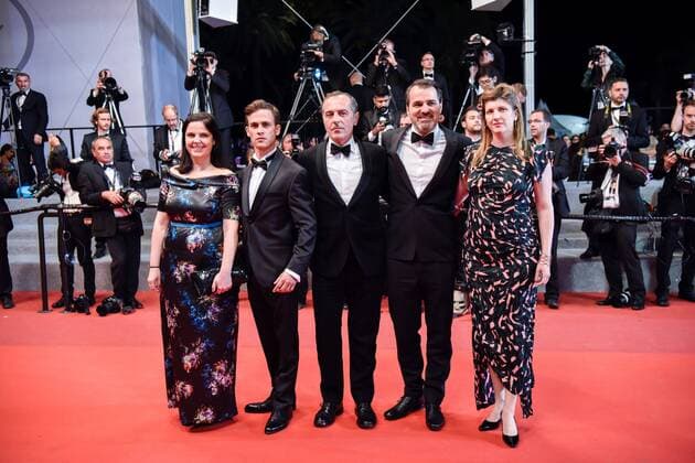 (170520) -- CANNES, May 20, 2017 -- Producer Viktoria Petranyi, actor Zsombor Jeger, actor Merab Ninidze, director Kornel Mundruczo and screenwriter Kata Weber (from L to R) pose for photos on the red carpet for the screening of the film Jupiter s Moon in competition at the 70th Cannes Film Festival in Cannes, France on May 19, 2017. ) (zw) FRANCE-CANNES-70TH CANNES FILM FESTIVAL-JUPITER S MOON-RED CARPET ChenxYichen 