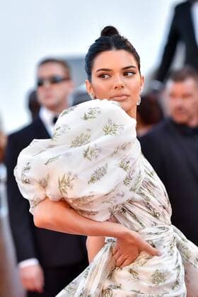 (170520) -- CANNES, May 20, 2017 -- U.S. model Kendall Jenner poses for photos on the red carpet for the screening of the film 120 BPM (120 Beats Per Minute) in competition at the 70th Cannes Film Festival in Cannes, France on May 20, 2017. ) FRANCE-CANNES-70TH CANNES FILM FESTIVAL-120 BPM-RED CARPET ChenxYichen 