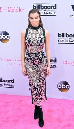 May 22, 2017 - Las Vegas, Nevada, United States of America - Singer Hailee Steinfeld attends the 2017 Billboard Music Awards on May 21, 2017 at T-Mobile Arena in Las Vegas, Nevada. Las Vegas United States of America - ZUMAt114 20170522_zap_t114_114 Copyright: xMarcelxThomasx
