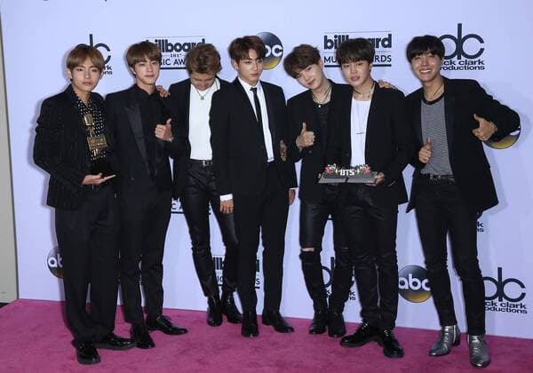May 21, 2017 - Las Vegas, NV, United States - 21 May 2017 - Las Vegas, Nevada - BTS. 2017 Billboard Music Awards Press Room at T-Mobile Arena. Photo Credit: MJT AdMedia Las Vegas United States - ZUMAa123 20170521_zaa_a123_468 Copyright: xMjt Admediax