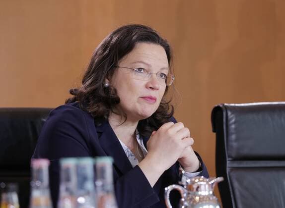 Andrea Nahles, Bundesministerin für Arbeit und Soziales, Deutschland, Berlin, Bundeskanzleramt, Kabinettssitzung: Das Bundeskabinett befasst sich in seiner 148. Sitzung am 24. Mai 2017 unter anderem mit Auslandseinsätzen der Bundeswehr