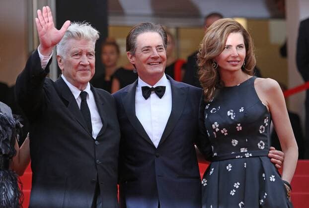 David Lynch (L), Kyle MacLachlan (C) and Desiree Gruber arrive on the red carpet before the screening of Twin Peaks during the 70th annual Cannes International Film Festival in Cannes, France on May 25, 2017.  CAN20170525724 DAVIDxSILPA