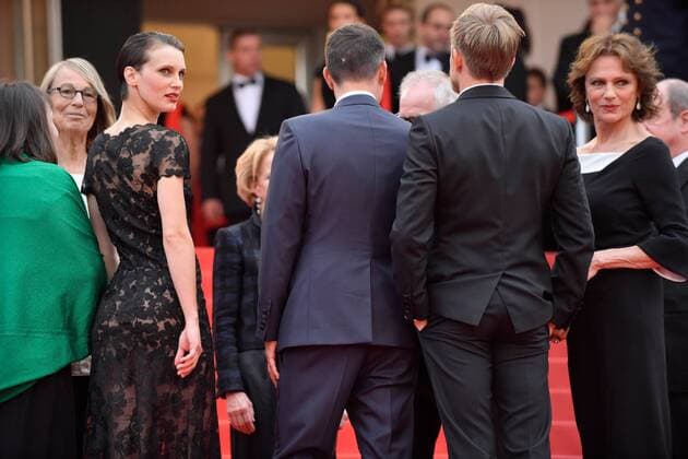 218052 Degun-Paoli Starface 2017-05-26 Etats-Unis 70eme Festival International du Film de Cannes. Montee des Marches du film L amant Double . 70th International Cannes Film Festival. Red Carpet of L amant Double movie .  Copyright: xDegun-Paolix STAR_218052_161