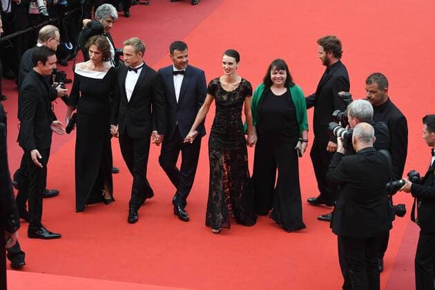 218053 Serge Arnal Starface 2017-05-26 Cannes France 70eme Festival International du Film de Cannes. Montee des Marches du film L amant Double . 70th International Cannes Film Festival. Red Carpet of L amant Double movie . DEGUN - PAOLI Spe Ozon, François; Bisset, Jacqueline; Renier, Jeremie; Boyer, Myriam; Vacth, Marine  Copyright: xSergexArnalx xStarfacex STAR_218053_018