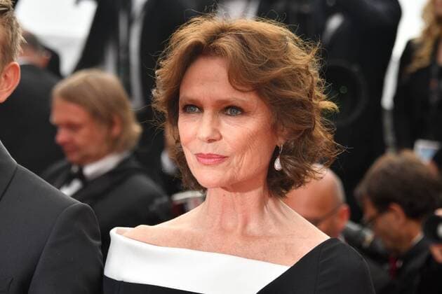 Jacqueline Bisset CINEMA : 70 eme Festival de Cannes - Tapis rouge - L amant double - 26 05 2017 LOICThebaud Panoramic 