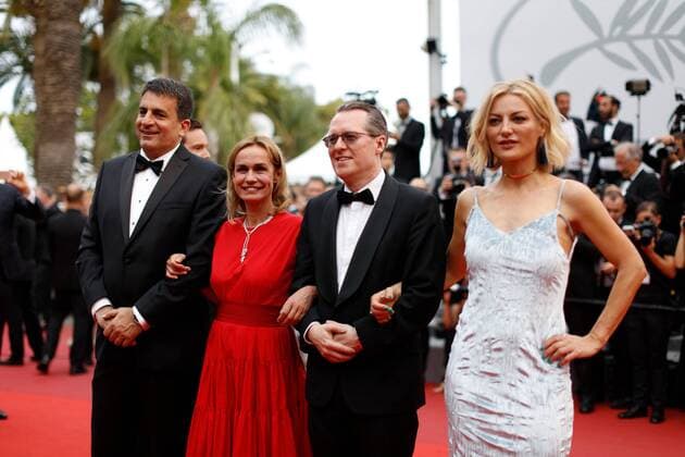 sandrine Bonnaire CINEMA : 70 eme Festival de Cannes - Tapis rouge - L amant double - 26 05 2017 LOICThebaud Panoramic 