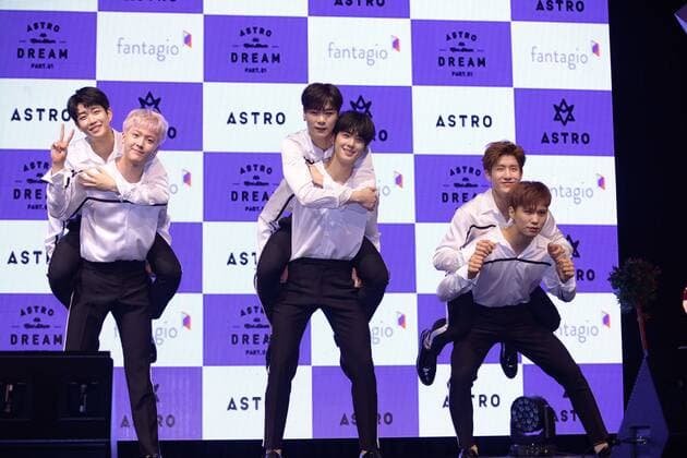 ASTRO hold showcase to promote their 4th mini album Dream Part.01 in Seoul, Korea on 26th May, 2017.(China and Korea Rights Out)  2017052700832