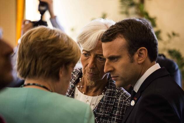 Themen der Woche Bilder des Tages May 27, 2017 - Taormina, Sicily, Italy - French Prime Minister Emmanuel Macron (R), head of the International Monetary Fund (IMF) Christine Lagarde (C) and German Chancellor Angela Merkel talk during the G7 Summit expanded session in Taormina, Sicily, on May 27, 2017. Taormina Italy  - ZUMAn230 28554643sp Copyright: xChristianxMinellix