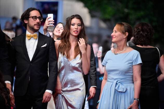 Cannes - Premiere You were never really here 218080 Degun-Paoli Starface 2017-05-27 Cannes France 70eme Festival International du Film de Cannes. Montee du film You were never really here . 70th Intenational Cannes Film Festival. Red Carpet for You were never really here movie . Royal, Ségolène; Hollande, Thomas; Broussouloux, Emilie  Copyright: xDegun-Paolix STAR_218080_036