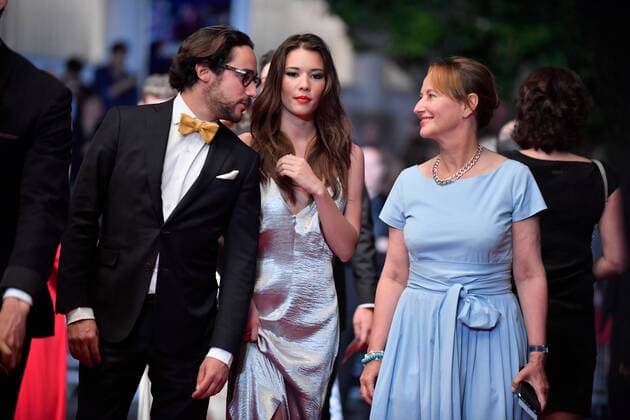 Cannes - Premiere You were never really here 218080 Degun-Paoli Starface 2017-05-27 Cannes France 70eme Festival International du Film de Cannes. Montee du film You were never really here . 70th Intenational Cannes Film Festival. Red Carpet for You were never really here movie . Royal, Ségolène; Hollande, Thomas; Broussouloux, Emilie  Copyright: xDegun-Paolix STAR_218080_038