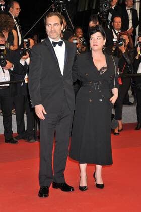 Joaquin Phoenix andLynne Ramsay attending the You Were Never Really Here premiere during the 70th Cannes Film Festival at the Palais des Festivals on May 27, 2017 in Cannes, France Foto:xL.xFontanax xFuturexImage