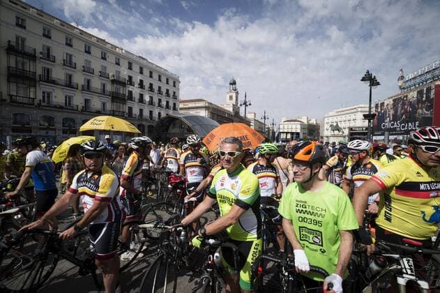 Cyclists take part in the protest march in Madrid, Spain, called by the Royal Spanish Cycling Federation and the Spanish Triathlon Federation, on 28 May 2017, to demand a new legislation and new security meassures to protect cyclists from new accidents and deaths on the road. Cyclists demand new security meassures !ACHTUNG: NUR REDAKTIONELLE NUTZUNG!  Copyright: xLucaxPiergiovannix 20170528-636315731432522350