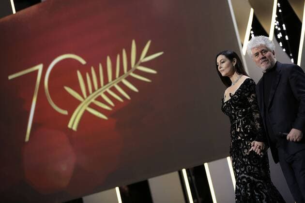 70eme Festival du Film de Cannes - Ceremonie de cloture. Photo: Laurent Guerin E Press Photo Monica Bellucci;Pedro Almodovar Cannes France  521781
